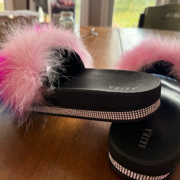 Akira NWOT Azalea Wang Dreamt We Spoke Rainbow Furry Slides - Picture 11 of 13